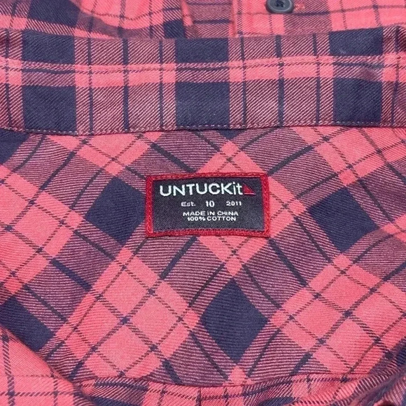 UNTUCKit Red and Navy Women’s Plaid Button Down Flannel Shirt Size 10 - Picture 2 of 4